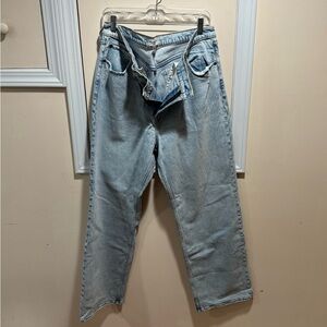 Abercrombie & Fitch Light Wash Boyfriend Jeans
